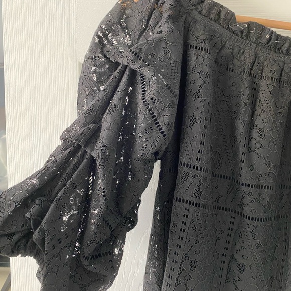 Lace off shoulder blouse - Picture 2 of 6